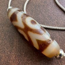Vintage Tibetan 3-Eyes Dzi Bead Amulet Necklace