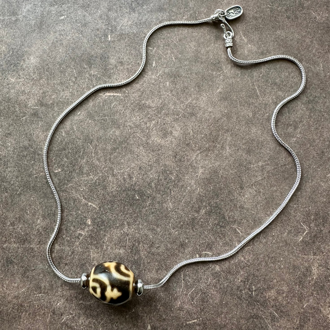 Vintage Tibetan Daluo Dzi Bead Amulet on 925 Silver Chain Necklace