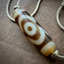 Vintage Tibetan 3-Eyes Dzi Bead Amulet Necklace