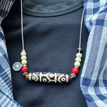 Vintage Tibetan 12-Eyes Dzi Bead Amulet Necklace
