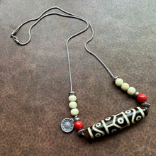 Vintage Tibetan 12-Eyes Dzi Bead Amulet Necklace
