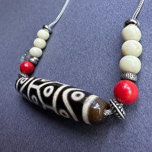 Vintage Tibetan 12-Eyes Dzi Bead Amulet Necklace