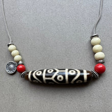 Vintage Tibetan 12-Eyes Dzi Bead Amulet Necklace
