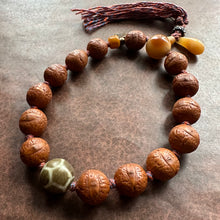 16mm Bodhi Seeds Hand Mala with Ancient Pumtek Dzi Bead