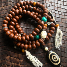 Bodhi Seeds Tibetan Mala with Ancient Dzi Pendant