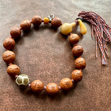 16mm Bodhi Seeds Hand Mala with Ancient Pumtek Dzi Bead