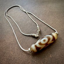 Vintage Tibetan 3-Eyes Dzi Bead Amulet Necklace