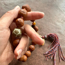 16mm Bodhi Seeds Hand Mala with Ancient Pumtek Dzi Bead